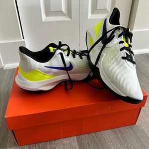 Never been worn!!!!! Nike Precision 5 men’s size 10